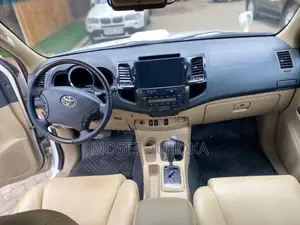 Toyota Fortuner 2010 White
