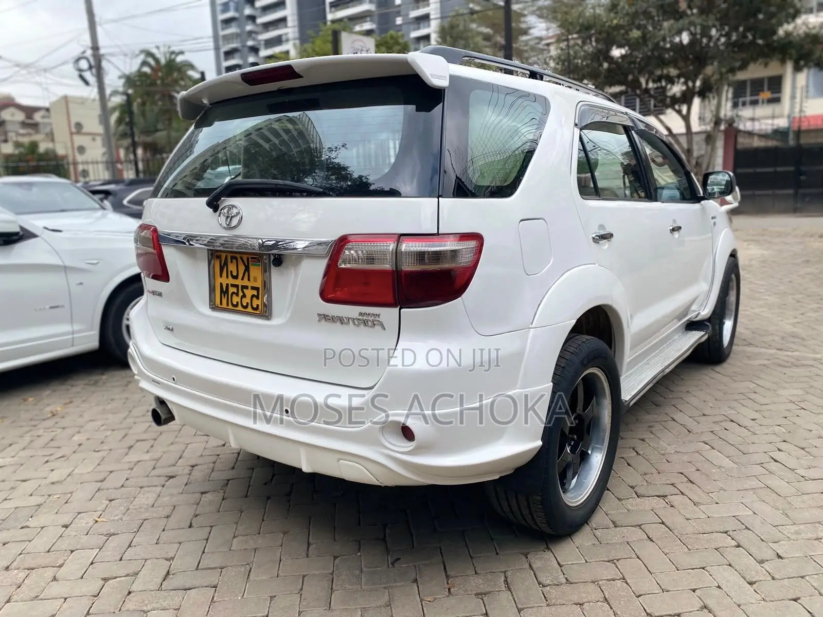 Toyota Fortuner 2010 White