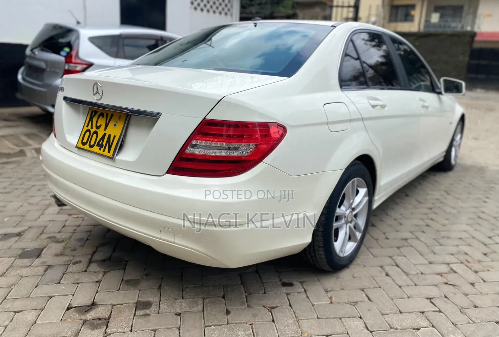 Mercedes-Benz C200 2012 Pearl