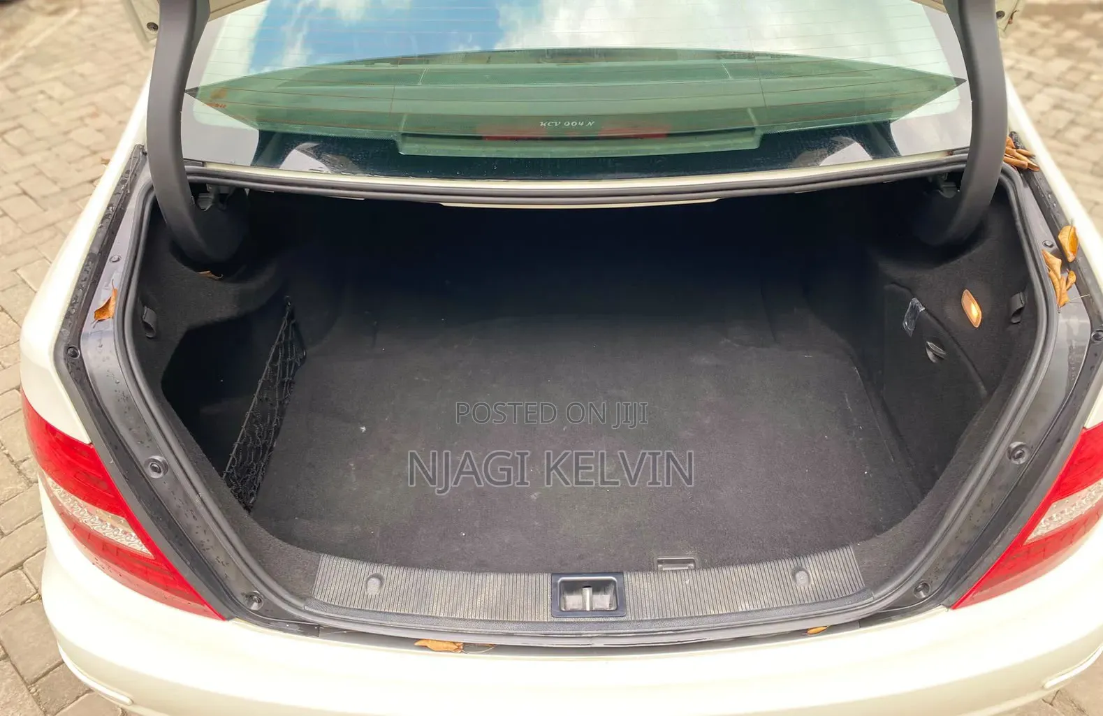 Mercedes-Benz C200 2012 Pearl