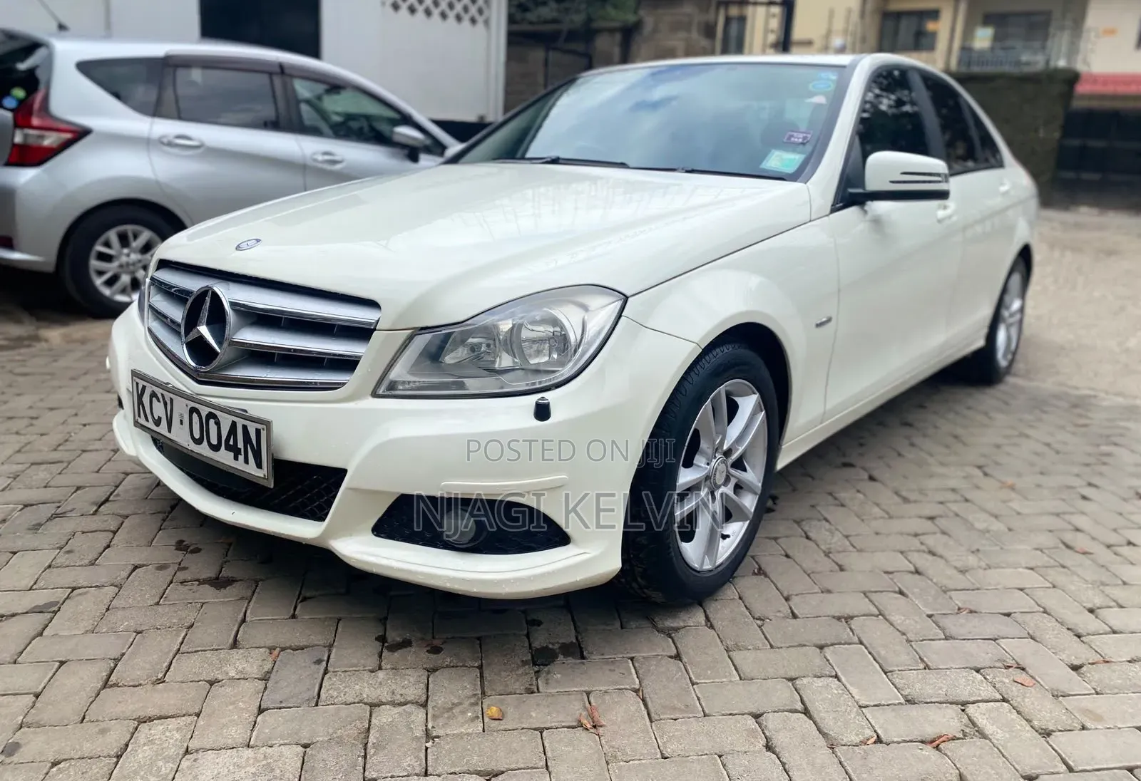Mercedes-Benz C200 2012 Pearl