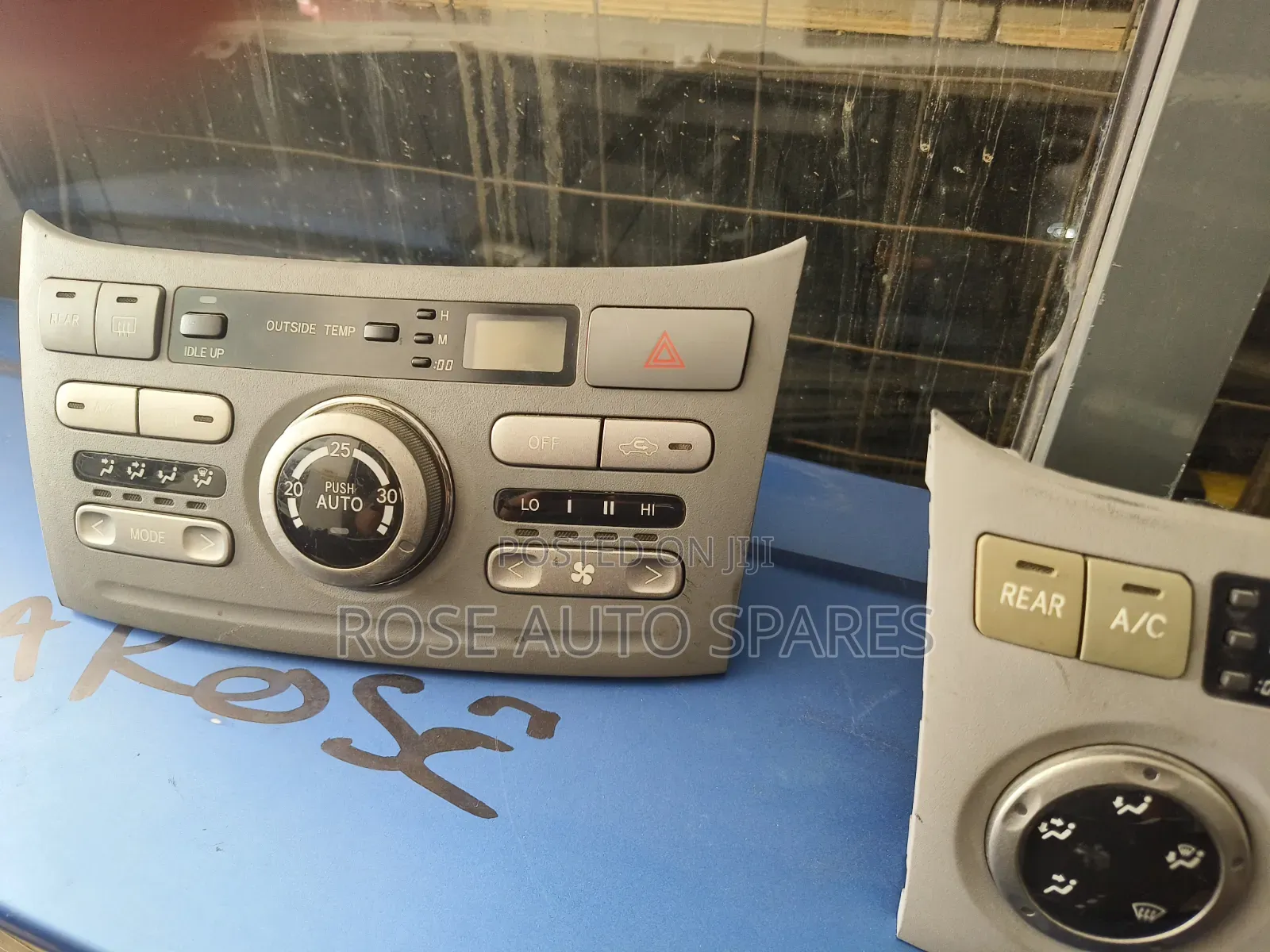 Noah/Voxy 2005 Ac Controller