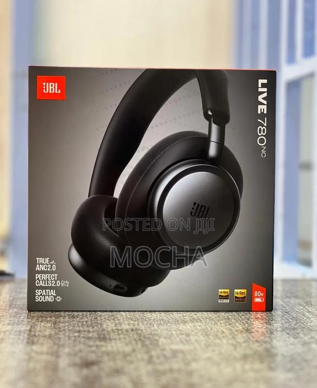 JBL Live 780nc Headphones - main view