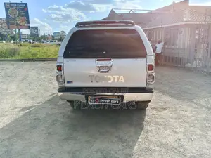 Toyota Hilux 2008 Silver