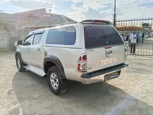 Toyota Hilux 2008 Silver
