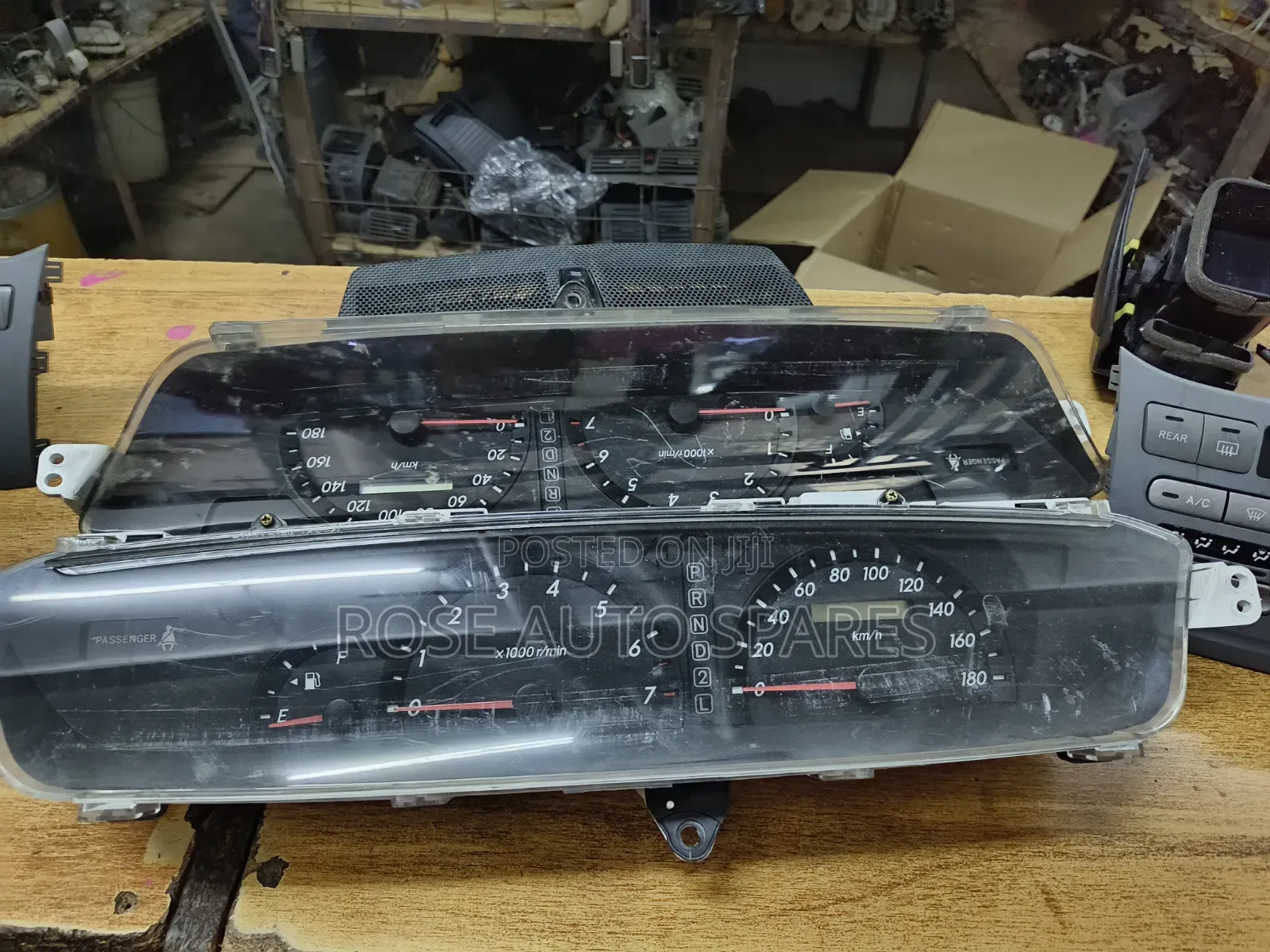 Noah 2005 Speedometer (Clock) D2l