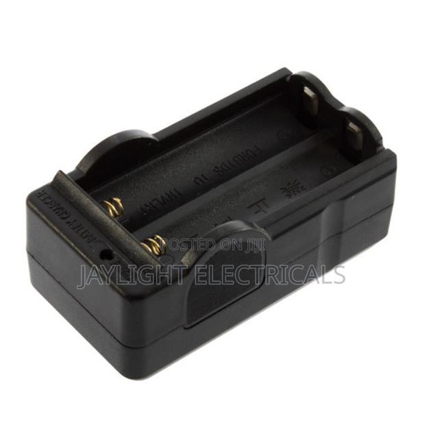 Charging Led Indicator Dual Port Adapter Universal 18650 Battery - main view