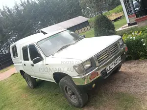 Toyota Hilux 1994 White