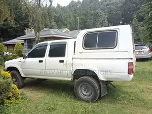Toyota Hilux 1994 White