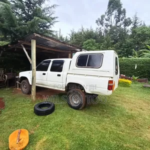 Toyota Hilux 1994 White