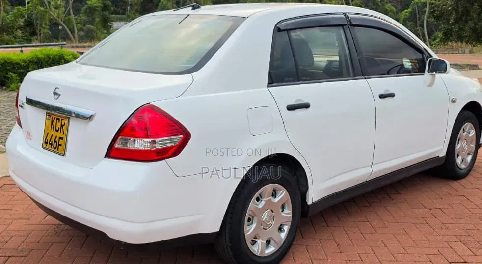 Nissan Tiida 2011 White