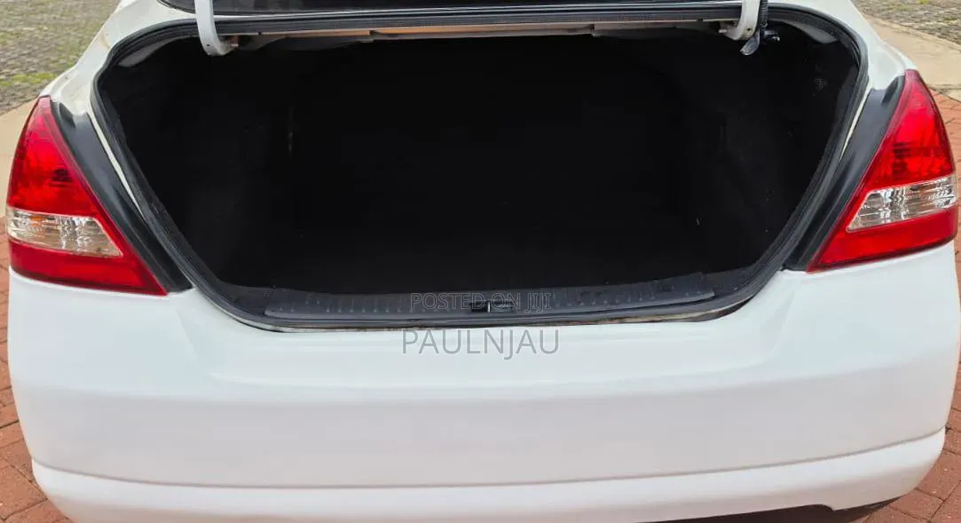 Nissan Tiida 2011 White