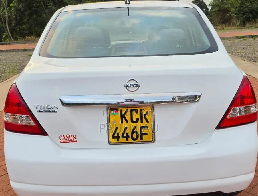 Nissan Tiida 2011 White