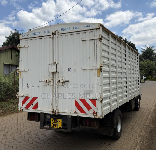 Isuzu NQR Xtra Longchasis 2021 White - thumbnail 3