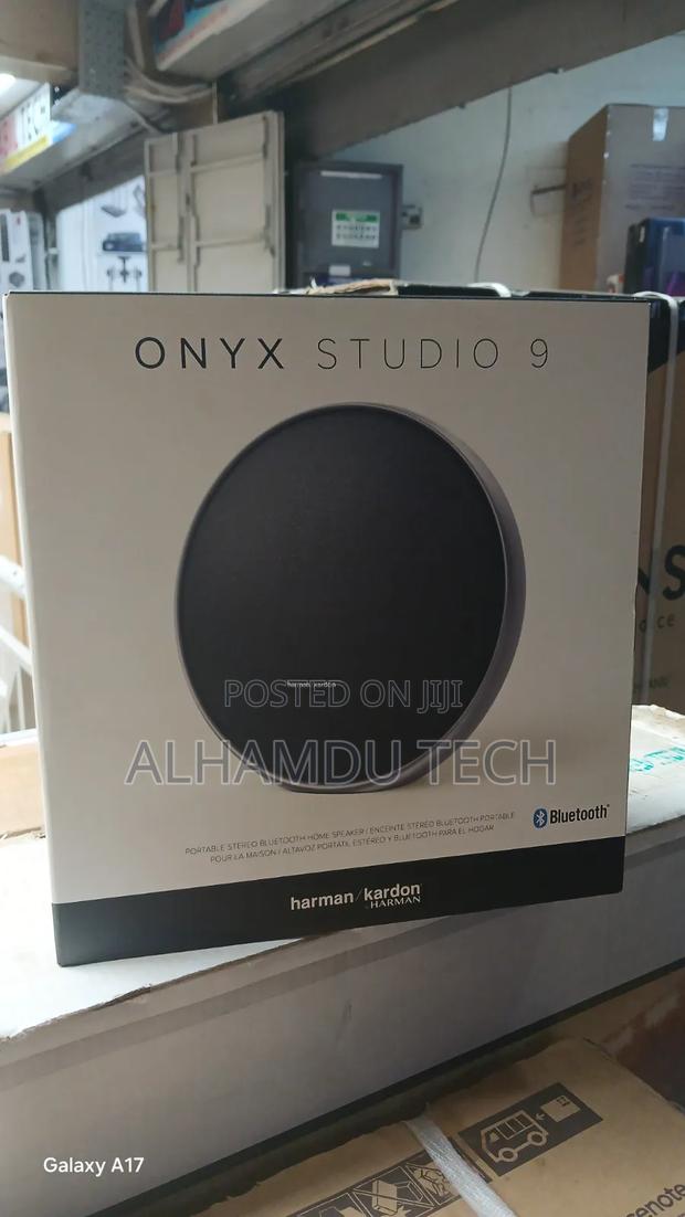 Onyx Studio 9
