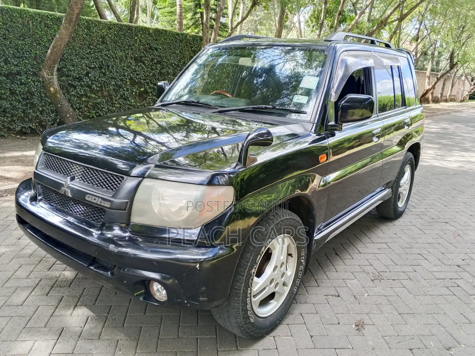 Mitsubishi Pajero IO 2002 Black
