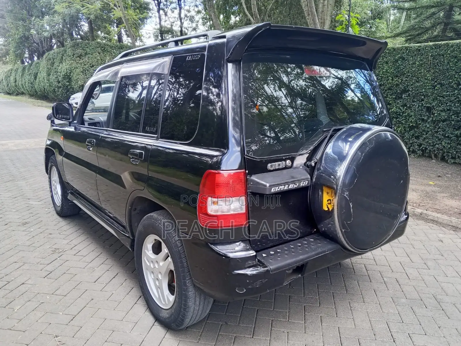 Mitsubishi Pajero IO 2002 Black