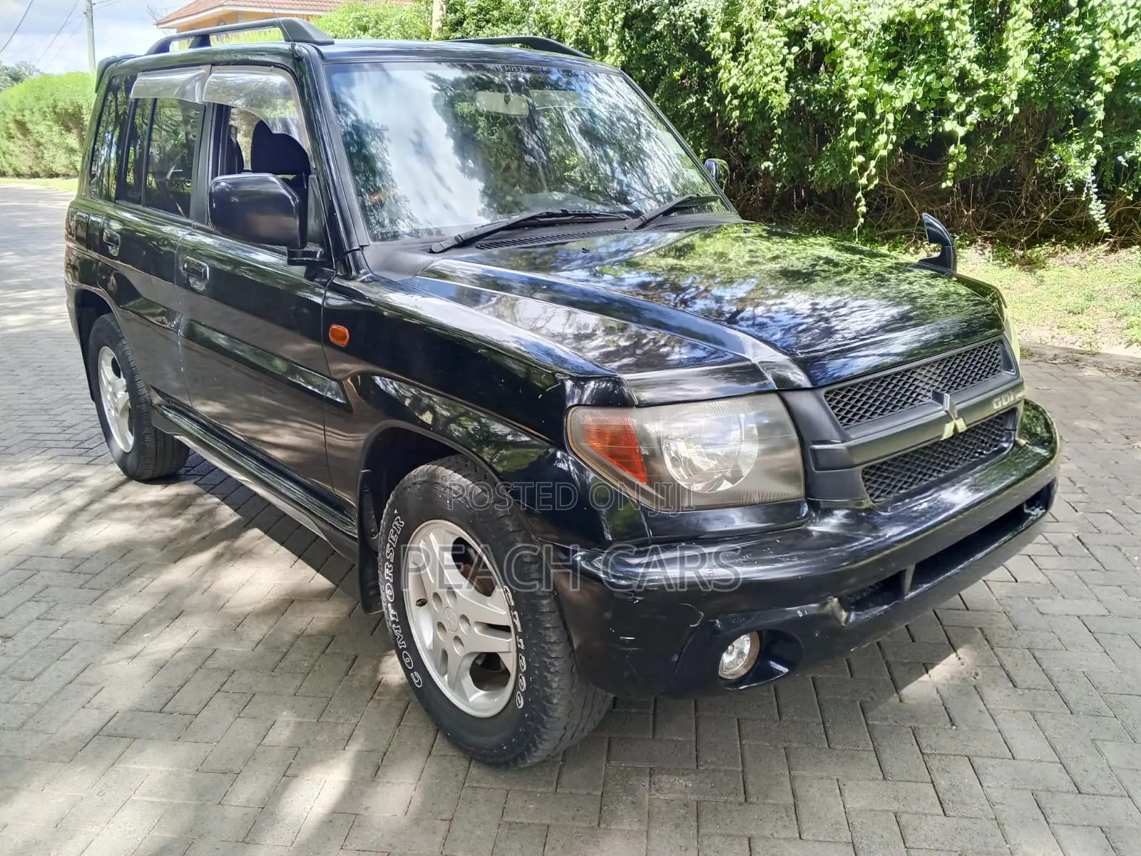 Mitsubishi Pajero IO 2002 Black