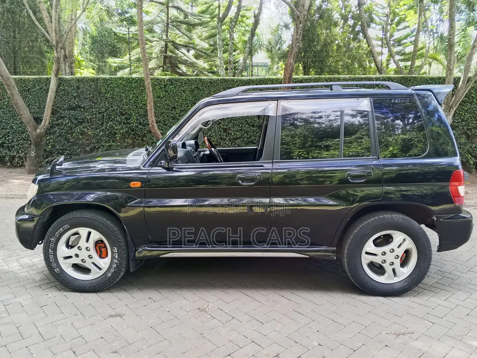 Mitsubishi Pajero IO 2002 Black