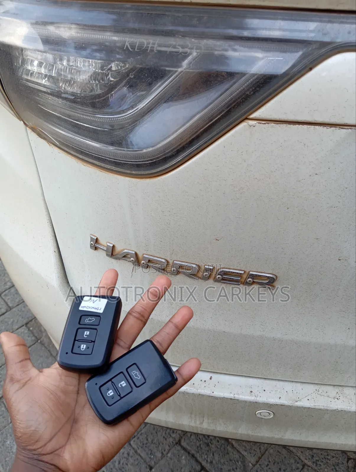Toyota Harrier Car Keys Programming and Cutting