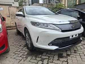 Toyota Harrier 2.0 2019 Pearl