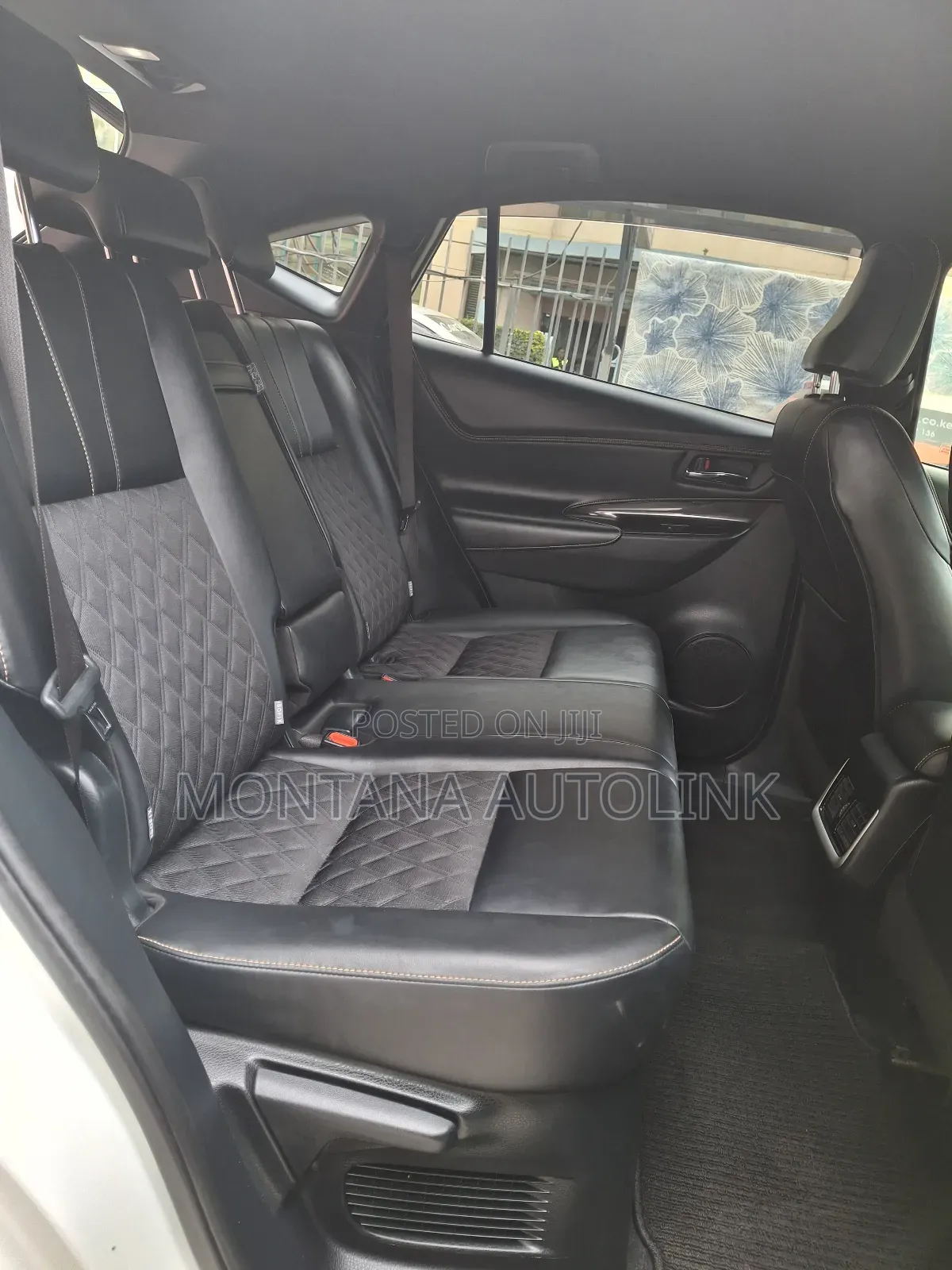 Toyota Harrier 2.0 2019 Pearl
