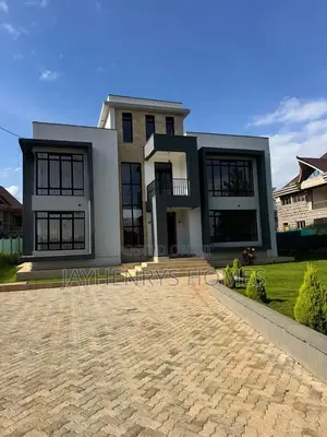 4bdrm House in Daykio Side, Kimbo for sale