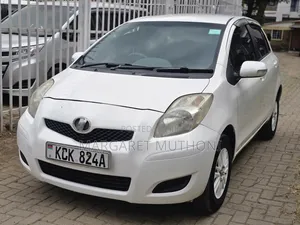 Toyota Vitz 2009 White