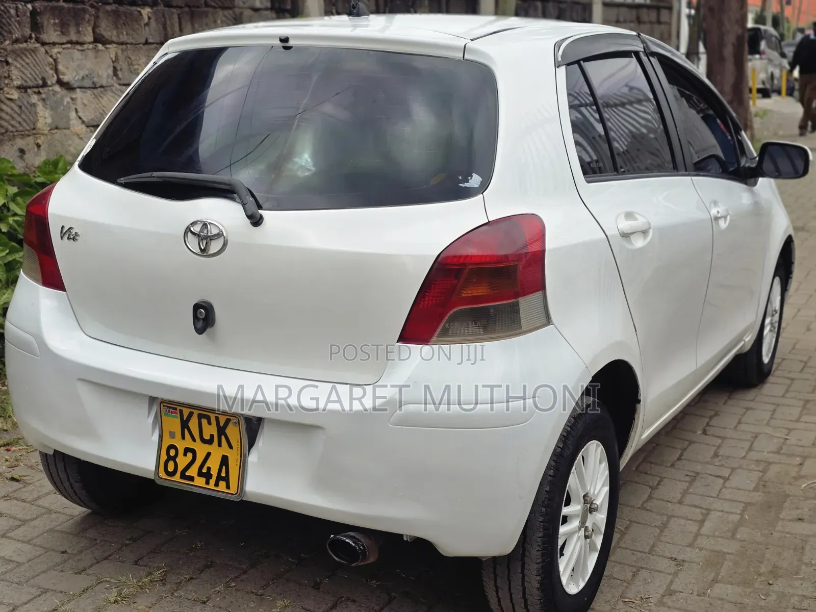 Toyota Vitz 2009 White