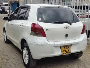 Toyota Vitz 2009 White