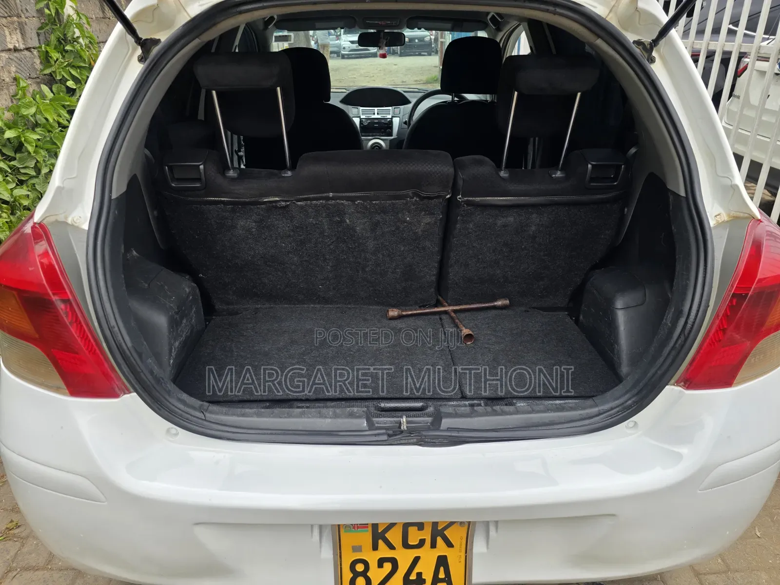 Toyota Vitz 2009 White