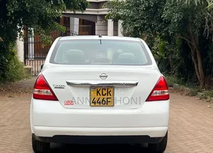 Nissan Tiida 2011 White