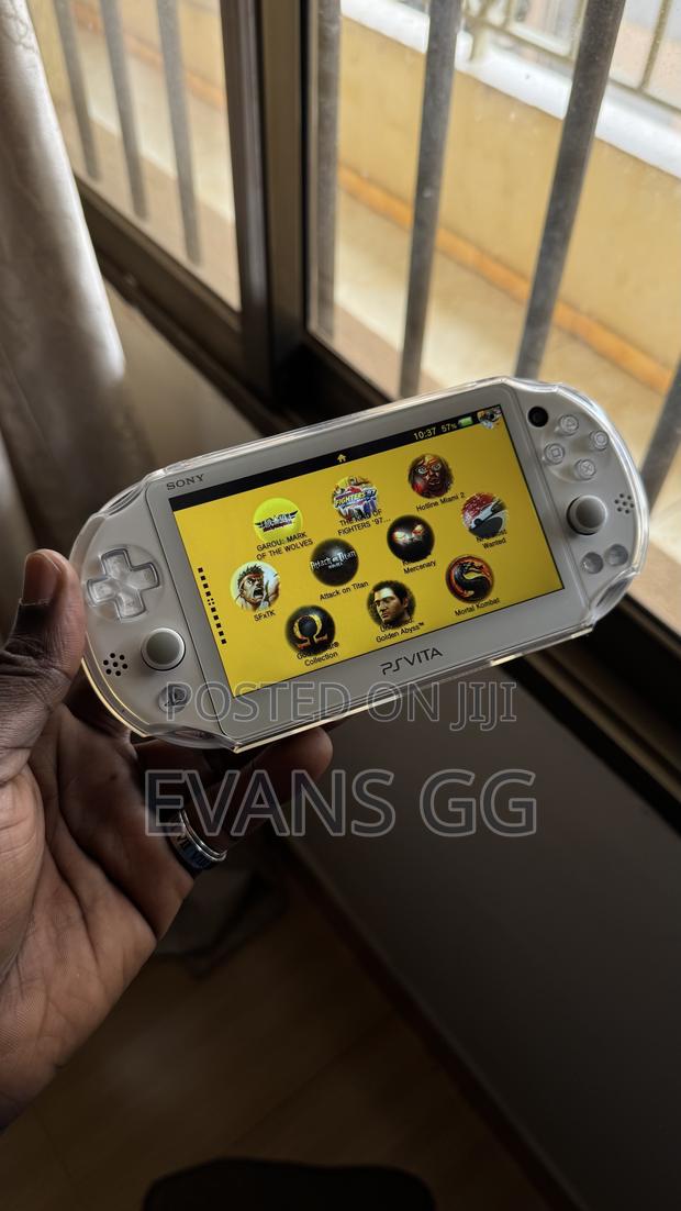 Playstation Vita 2000 (Slim) - thumbnail 2
