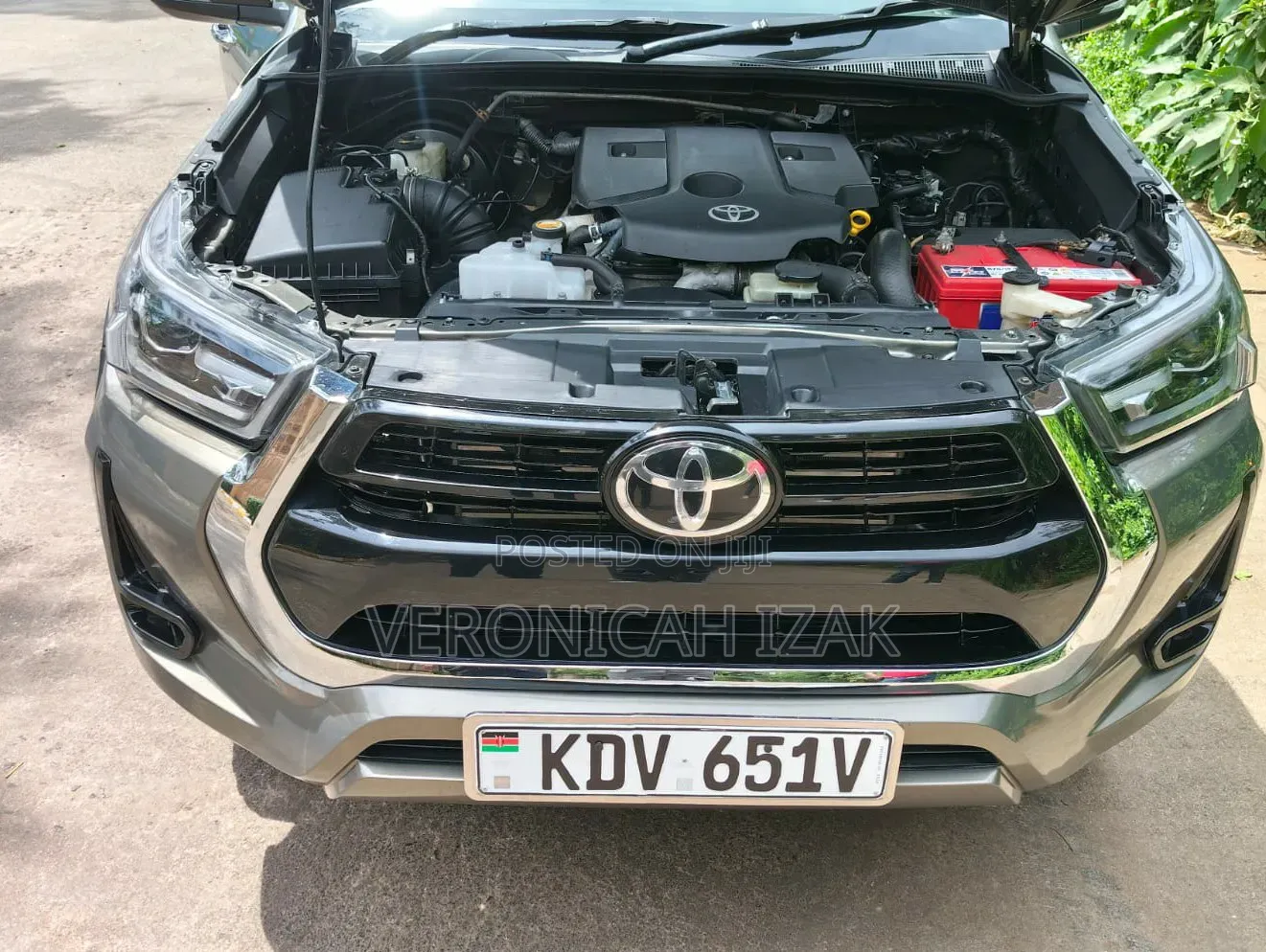 Toyota Hilux 2023 Brown