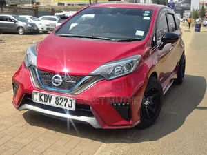 Nissan Note 2018 Red