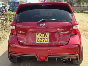 Nissan Note 2018 Red