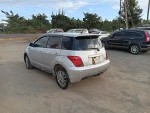 Toyota IST 2008 Silver