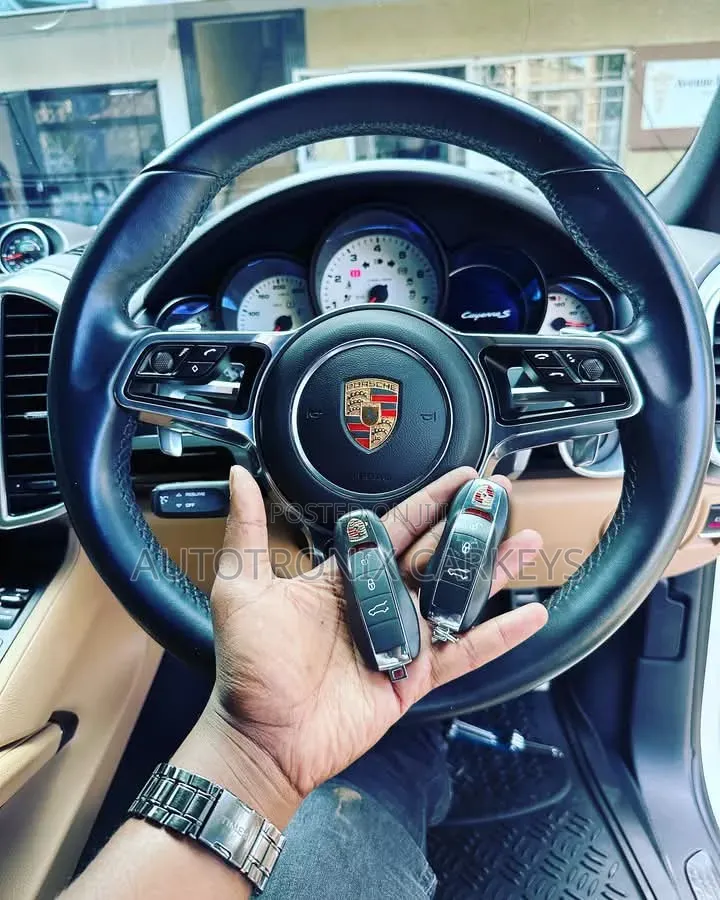 Porshe Cayenne Keys Duplication /Key Cutting