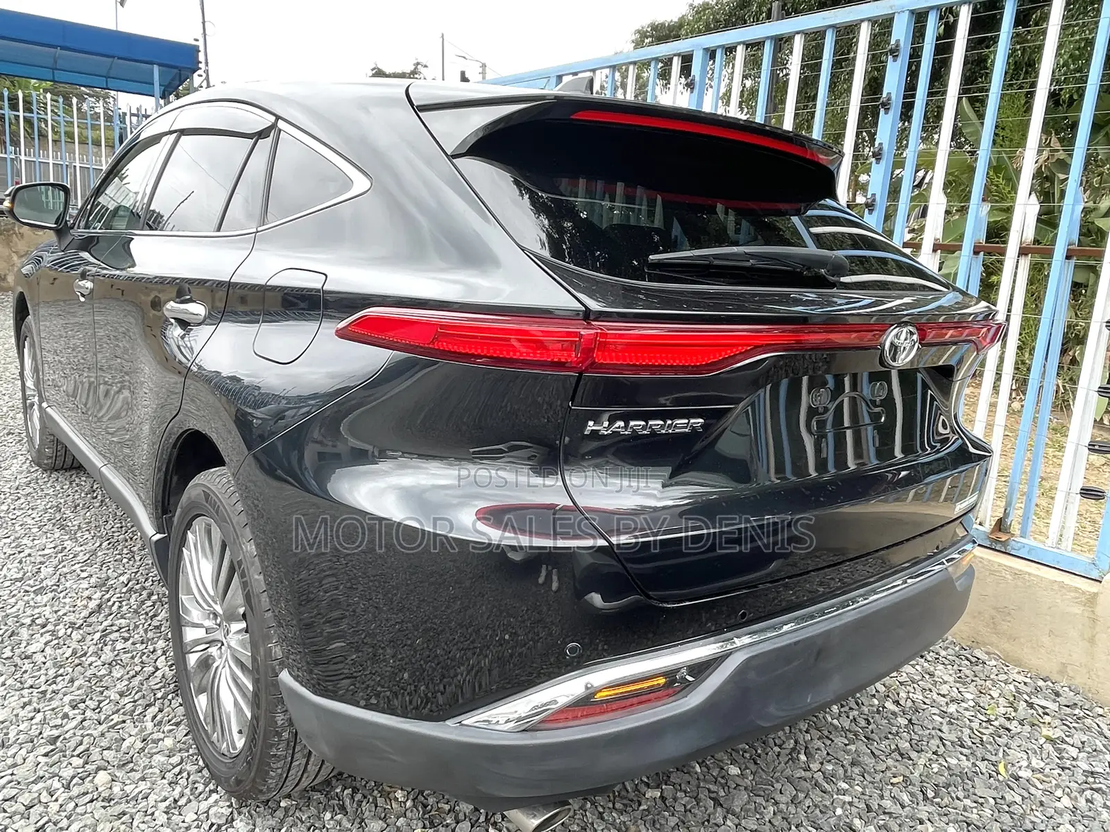 Toyota Harrier 2.0 2020 Black