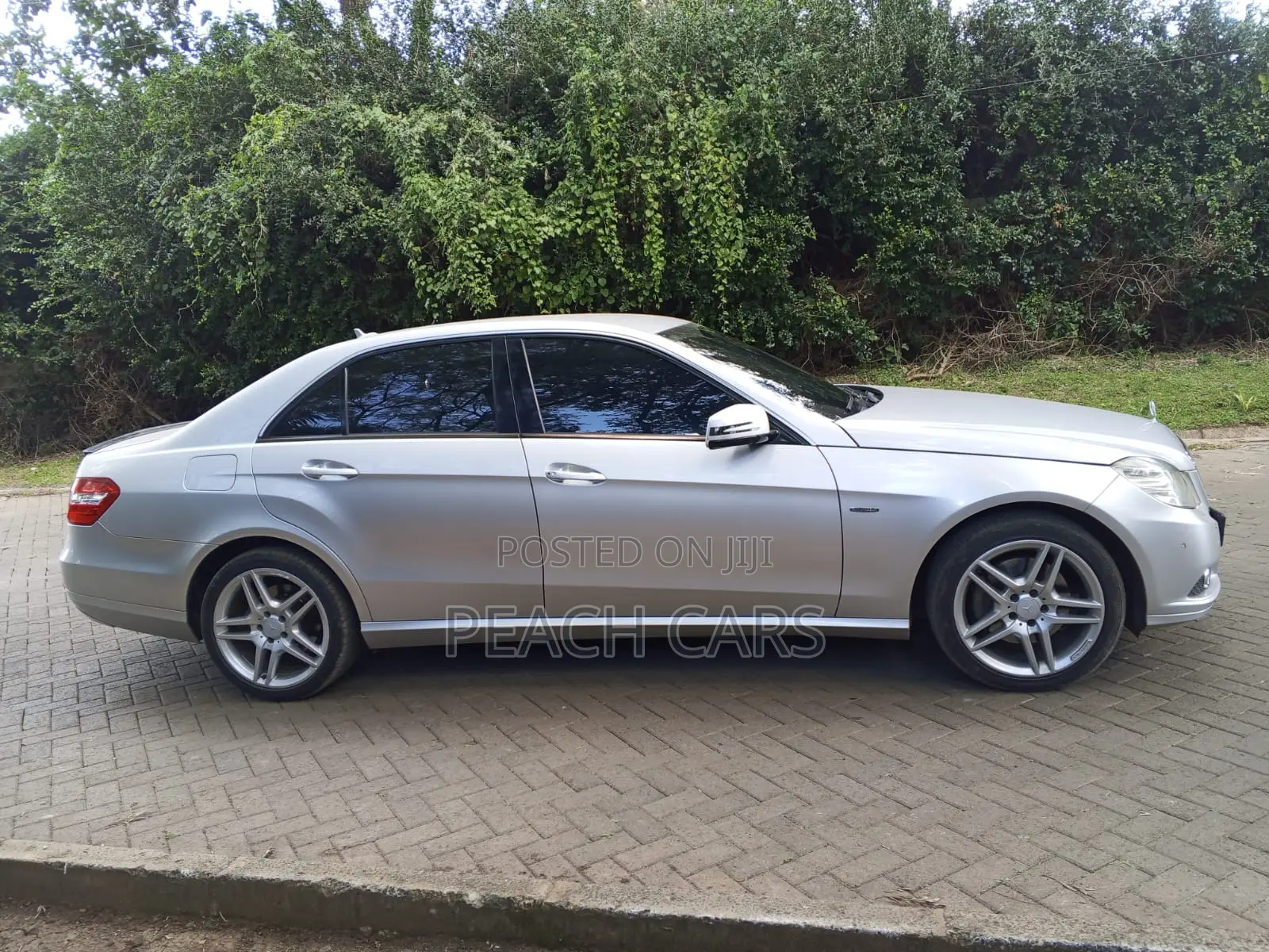 Mercedes-Benz E250 2009 Silver