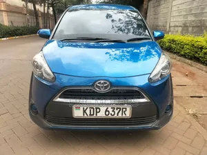 Toyota Sienta 2016 Blue