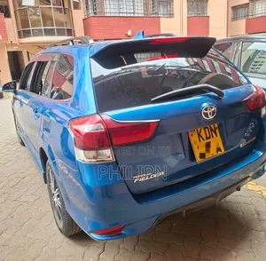 Toyota Corolla Fielder 2016 Blue