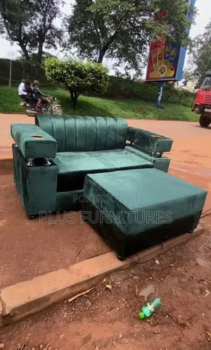 Green 2-Seater Sofa With Leg Rest