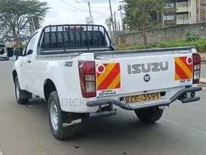 Isuzu D-MAX 2015 White
