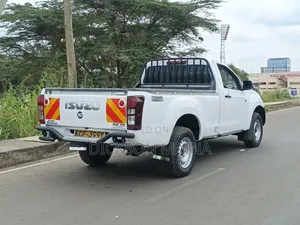 Isuzu D-MAX 2015 White