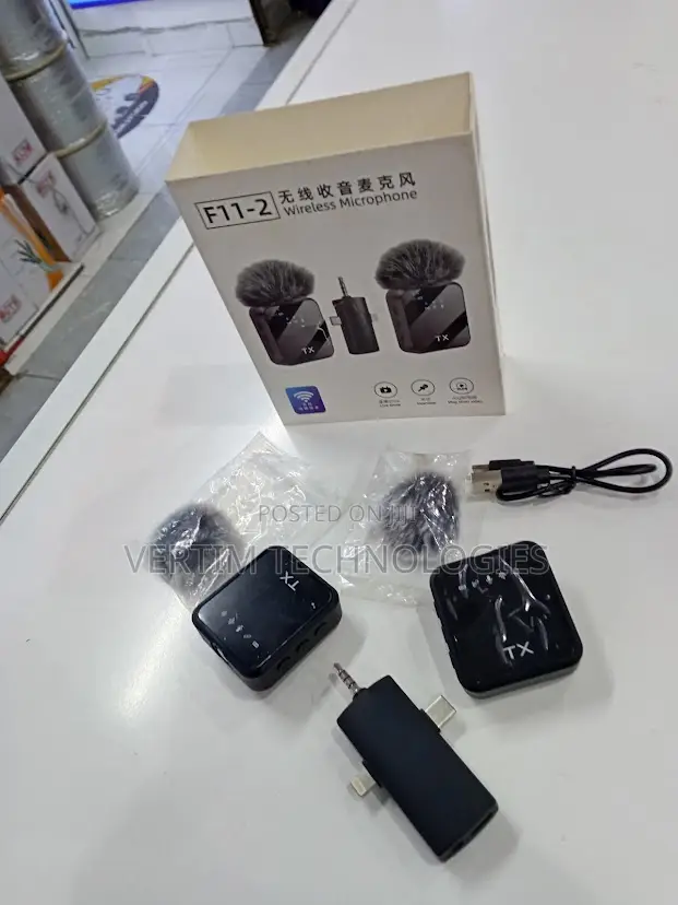 F11 Hands-Free Wireless Microphone for Presentations