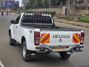 Isuzu D-MAX 2015 White