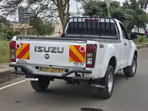 Isuzu D-MAX 2015 White