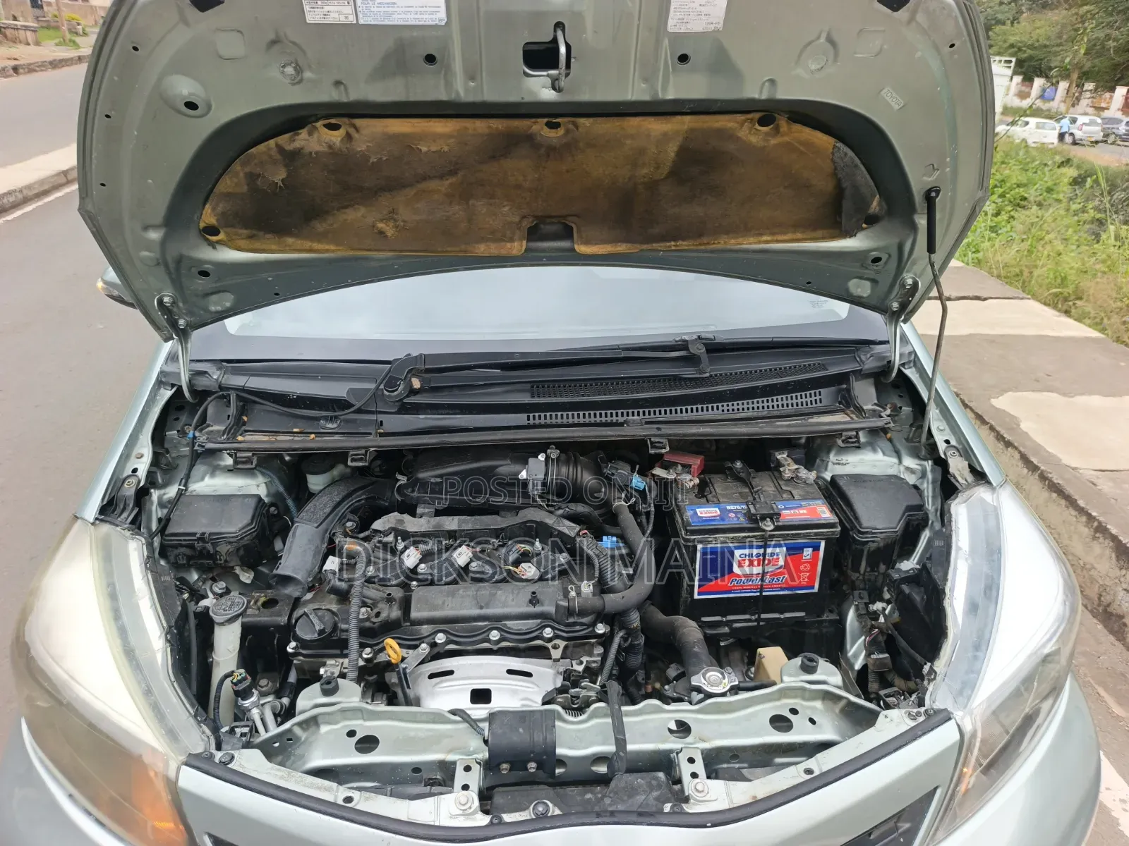 Toyota Vitz 2012 Green