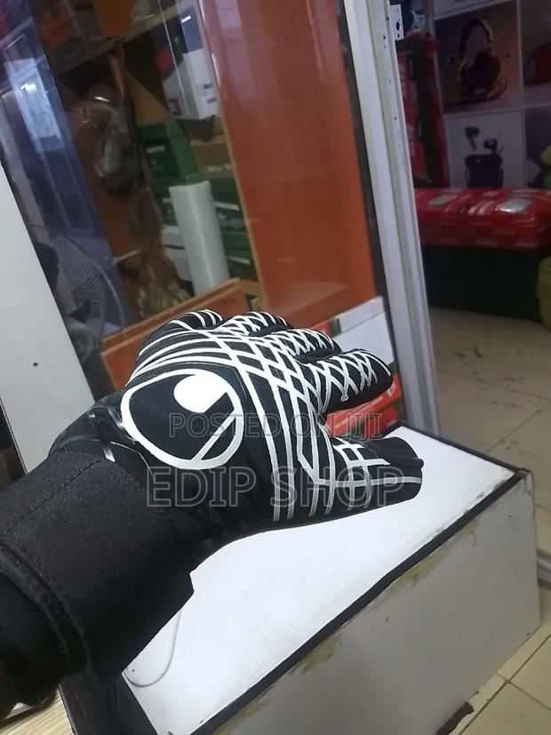 **Uhlsport Goalkeeper Gloves **
